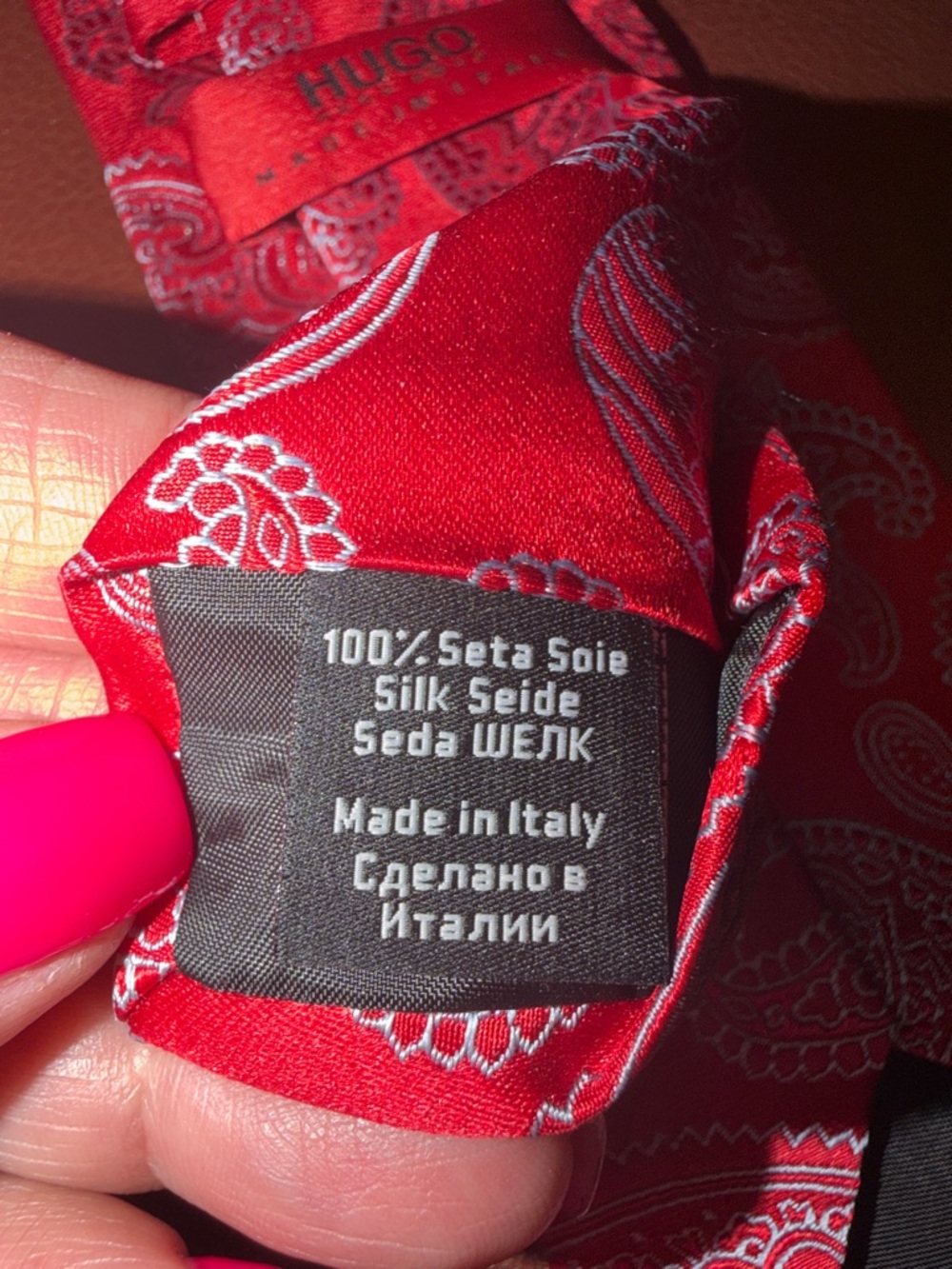 Hugo Boss Made in Italy Red Paisley Tie, 100% Silk, EUC - Picture 6 of 12